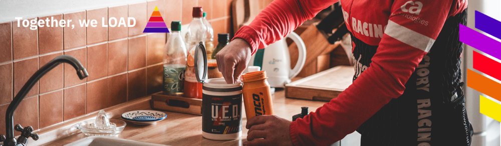 Cyklista si připravuje ultra endurance drink