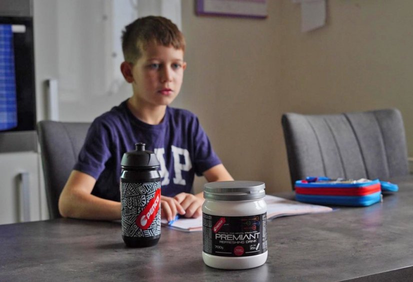 Povzbuzující nápoj pro děti PREMIANT DRINK Fantasy fruit - Velikost balení: 700g